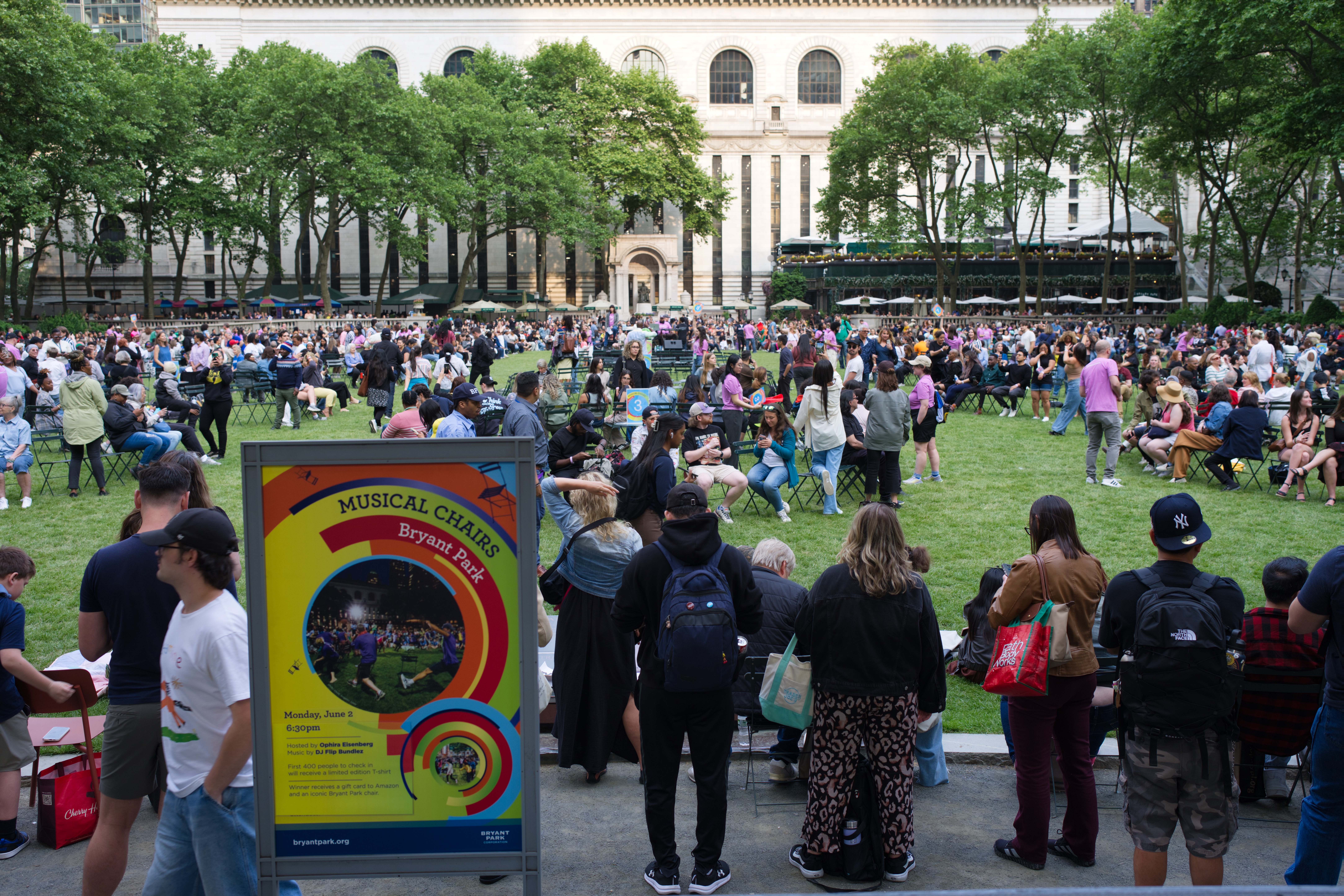 A Mad Dash for a Seat: Capturing the Chaos of Bryant Park’s Musical Chairs